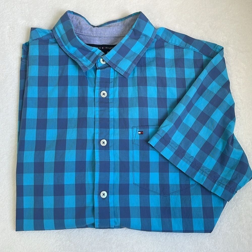 Tommy Hilfiger Men’s Short Sleeve Button Down Shirt Size Medium